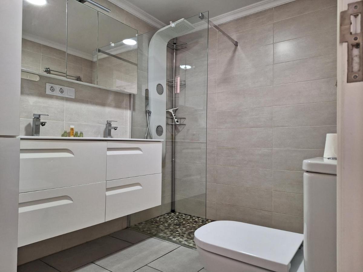 Solaris - Refurbished, Top Floor, Sea Views Puerto Rico  Eksteriør billede