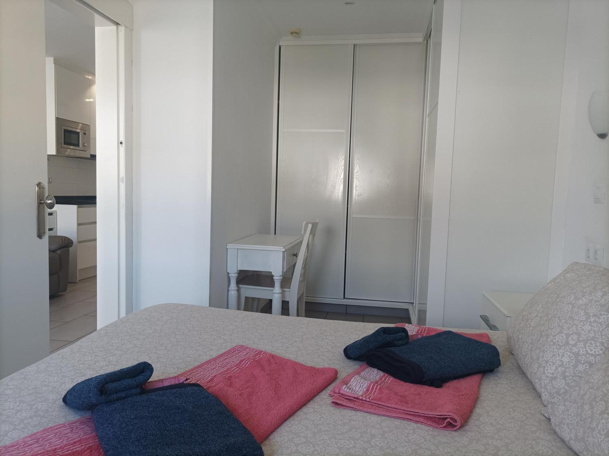 Solaris - Refurbished, Top Floor, Sea Views Puerto Rico  Eksteriør billede